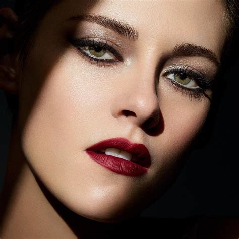 chanel makeup mainstagram|Chanel beauty.